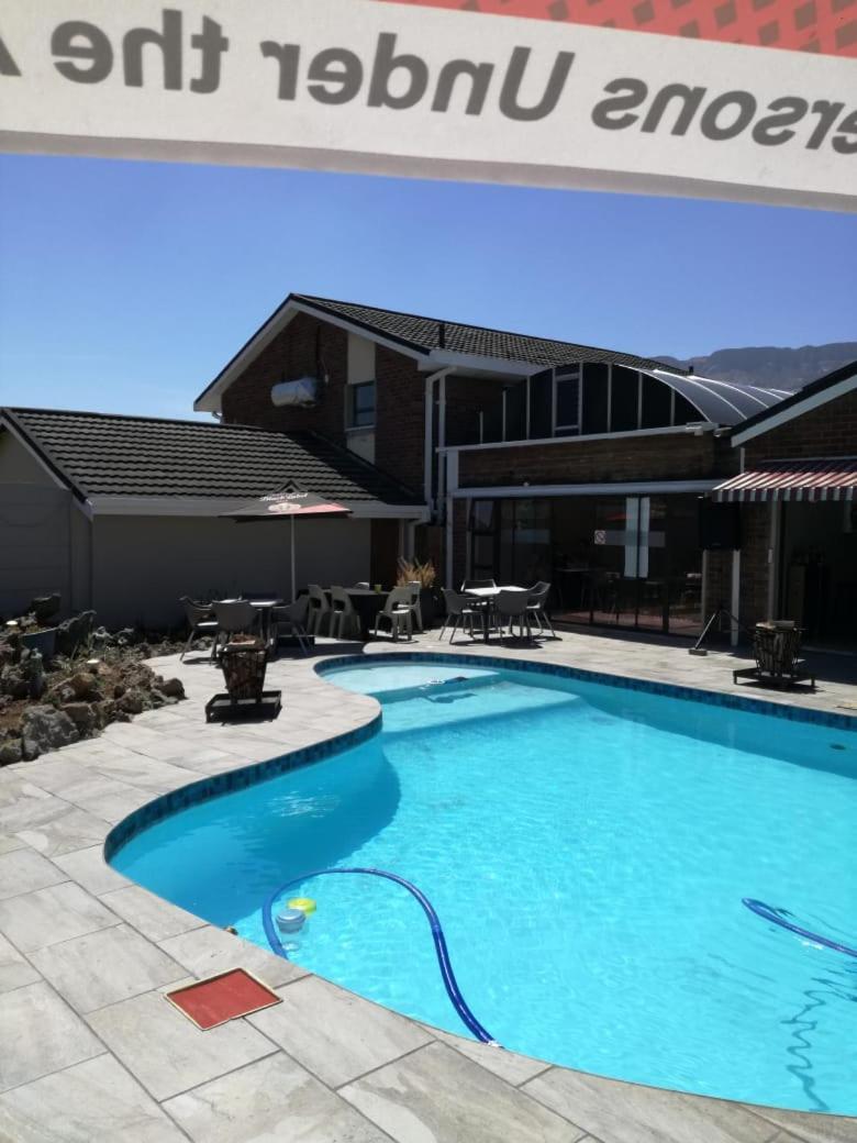 هاريسميذ Skylight Lodge المظهر الخارجي الصورة